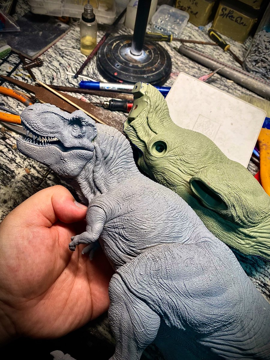 ThaoTran26348's tweet photo. Finishing molds and excellent quality castings. Everything is ready for the next step. 
#JurassicWorldRebirth #JurassicWorld #jurassicpark #tyrannosaurus https://t.co/NaBpkQ6I0d
