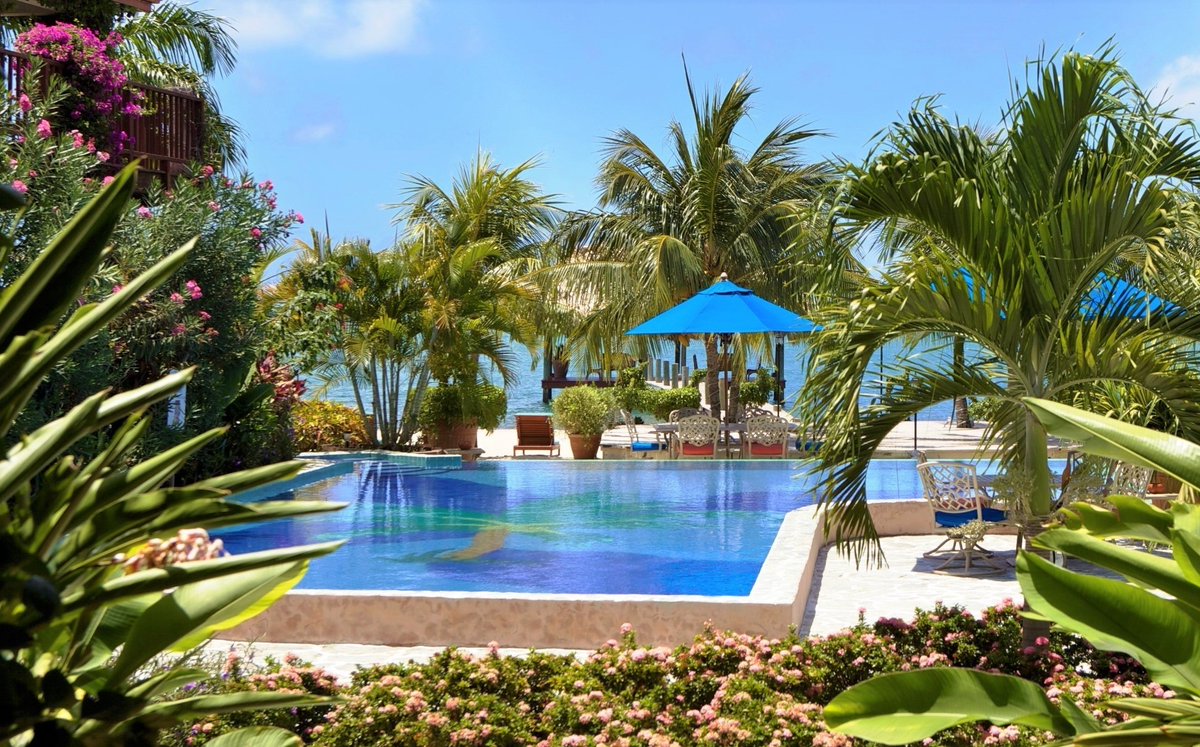 Sunny skies, warm breezes, and the occasional tropical shower to keep it fresh, that’s Belize weather. ☀️🌴Pack your swimsuit, not your worries. Book your Belize getaway today!
 #BelizeWeather #TravelBelize #ChabilMar