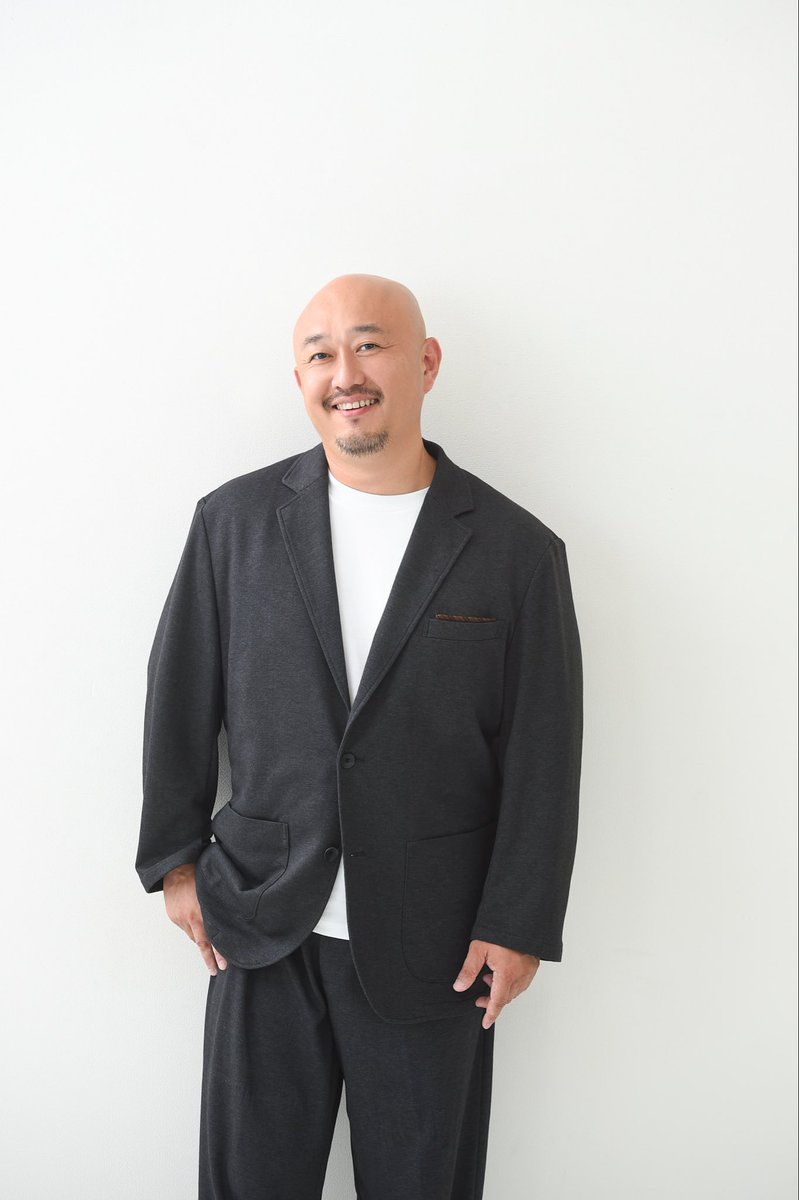 represent_y's tweet image. プロフィール用にスタジオで撮影してもらった。
なんというか、爽やかで優しくてハンサムというワイの本質を引き出した、いい写真だ。

どや、ええやろ？
ええよな？
ええよなぁ？(圧