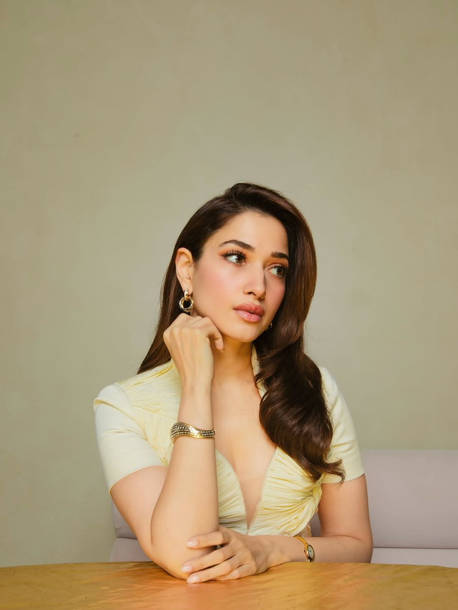 TeamTamannaah's tweet image. Scintillating Beauty @tamannaahspeaks 💛💫✨

All About #Filmfare Press Conference Today!

Back To Paiya, Ayan Golden Days 💛💫😍

#Tamannaah | #TamannaahBhatia