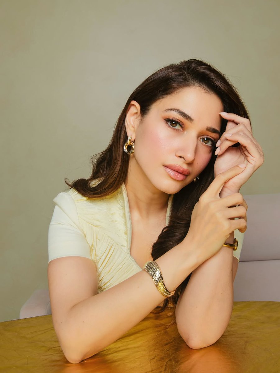 TeamTamannaah's tweet image. Scintillating Beauty @tamannaahspeaks 💛💫✨

All About #Filmfare Press Conference Today!

Back To Paiya, Ayan Golden Days 💛💫😍

#Tamannaah | #TamannaahBhatia