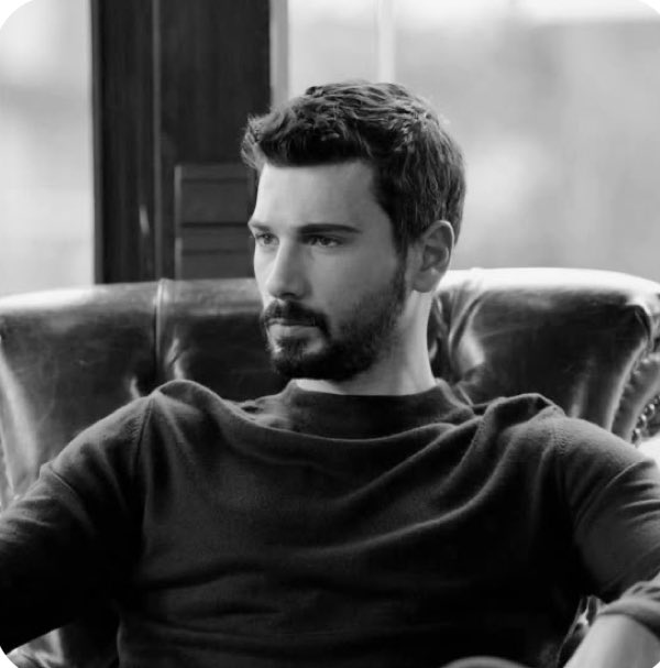 eman00sf's tweet photo. Haydar Ali geliyorrrrr🥂
#DenizCanAktaş #yeraltı https://t.co/eHAujmCeTF