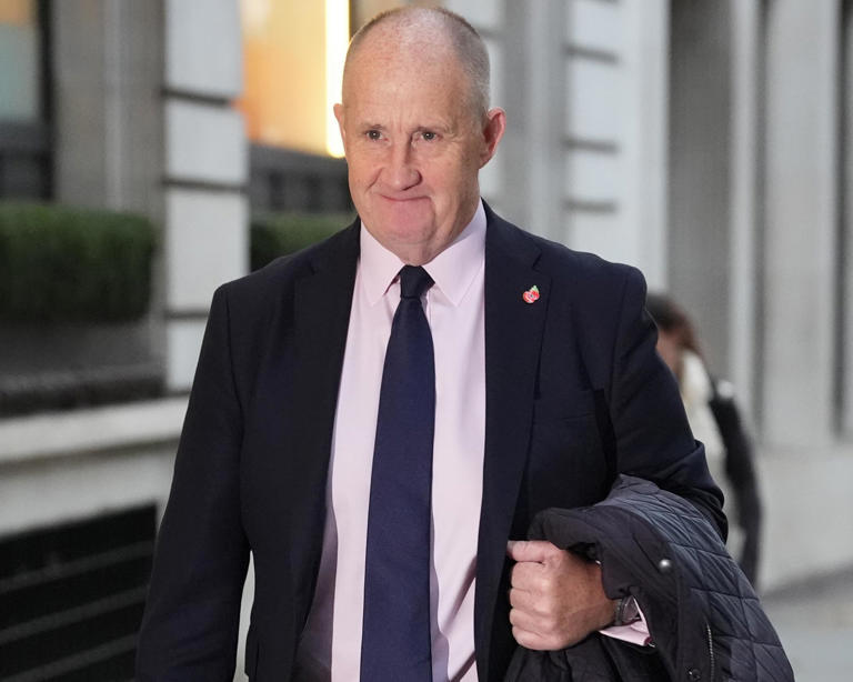 Tory chair, Kevin Hollinrake, previously accepted thousands of pounds worth of hospitality from a company that converts family homes into HMOs for asylum seekers

The same man that drives smear attacks against Labour Ministers &amp; officials
msn.com/en-gb/news/ukn…?