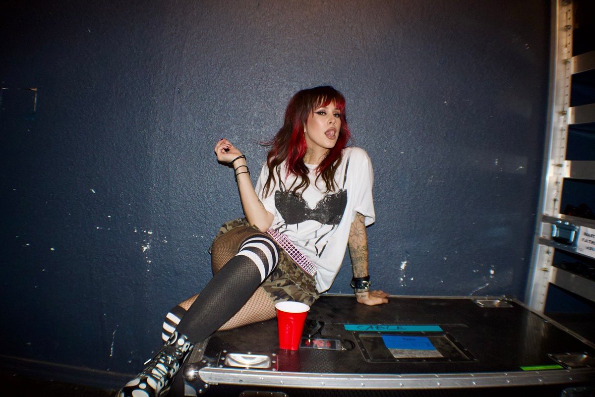 devishot's tweet image. Tour has been SO cute bitchhh💕