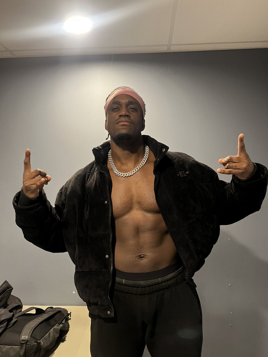 Bmstvofficiel's tweet photo. Travis Crote https://t.co/vvEEvgMdwy