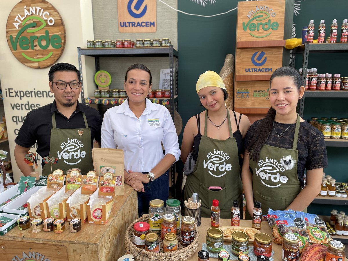 DadiValle's tweet image. En la Plazoleta de San Francisco, la Semana de la Biodiversidad se vive con la energía de la #COP16. La Vitrina Verde es un espacio donde se unen la creatividad, sostenibilidad e innovación para inspirar nuevas formas de cuidar nuestro planeta.