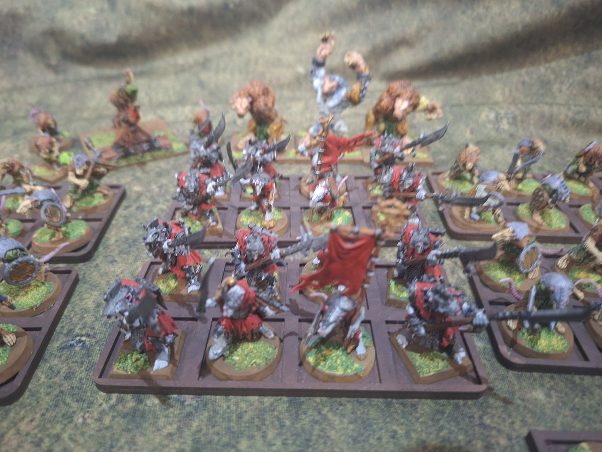 1stAlterations's tweet photo. So I finished the Gnawling Army for Midgard. 300 pts but I'm adding another 100! Here they are in all their ratlike glory. https://t.co/ReMzByr0kp