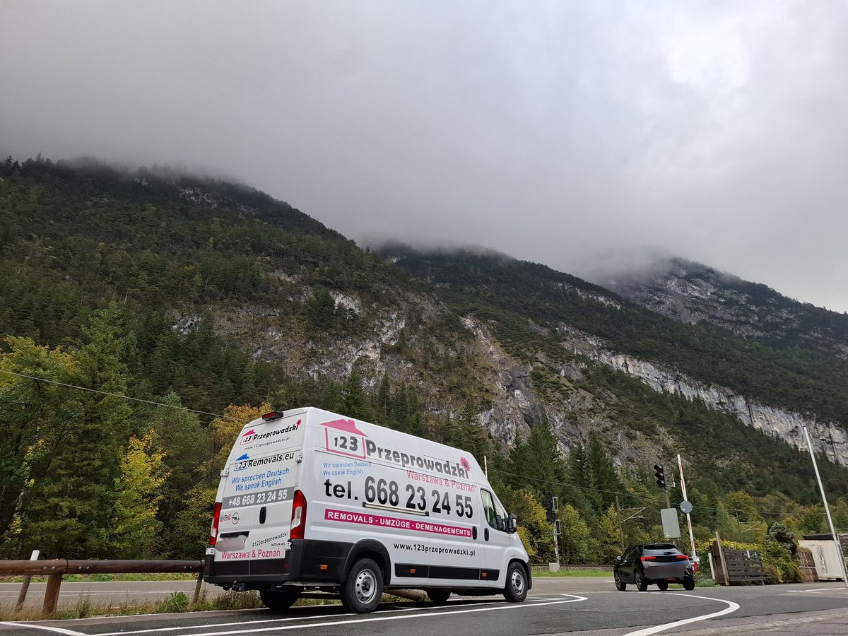 przeprowadzam's tweet image. Gdzieś tam w Alpach 🌫️⛰️🏔️
#alpy #alpen #walpach #garmishpartenkirchen #niemcy #polacywniemczech #polkiwniemczech #polonia #przeprowadzkipoznań #przeprowadzkiwarszawa #przeprowadzka #podróżnik #podroznik #przeprowadzki #podróże #podroze #góry #gory #wgórach #wgorach #panorama