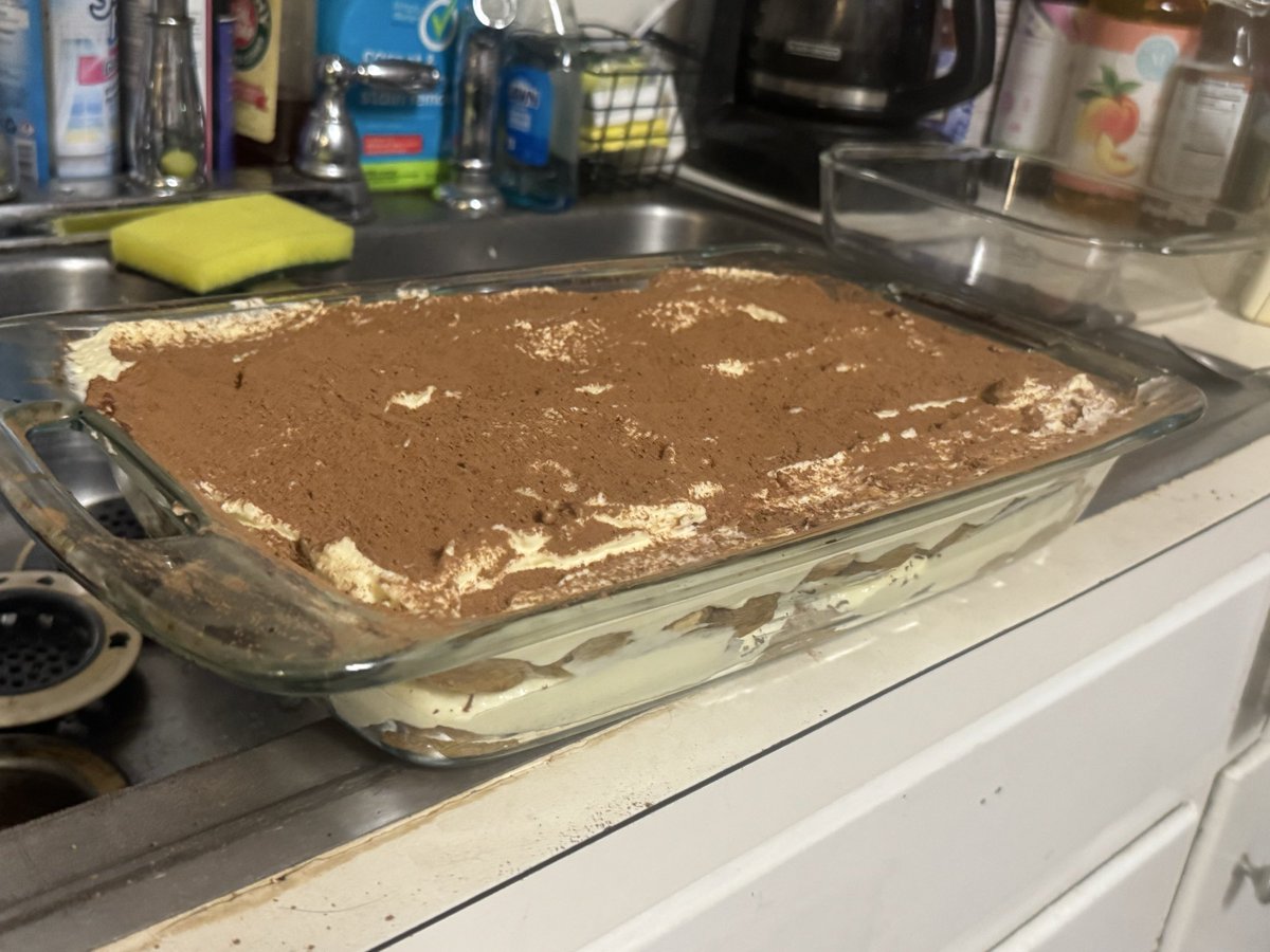 FudgeCompactor's tweet image. Im 24 now im old as hell 

i made tiramisu