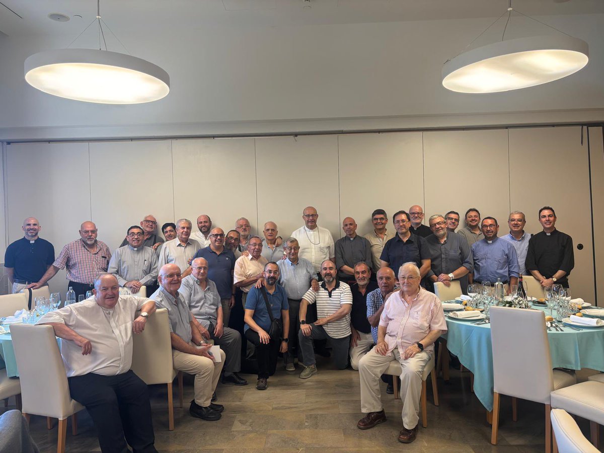 Este viernes, 3 de octubre, han sido los sacerdotes de los arciprestazgos de Los Ángeles y San Cayetano, de Málaga capital, los que han celebrado su primer encuentro con el Obispo <a href="/satuehuerto/">José Antonio Satué</a>, en Casa Diocesana