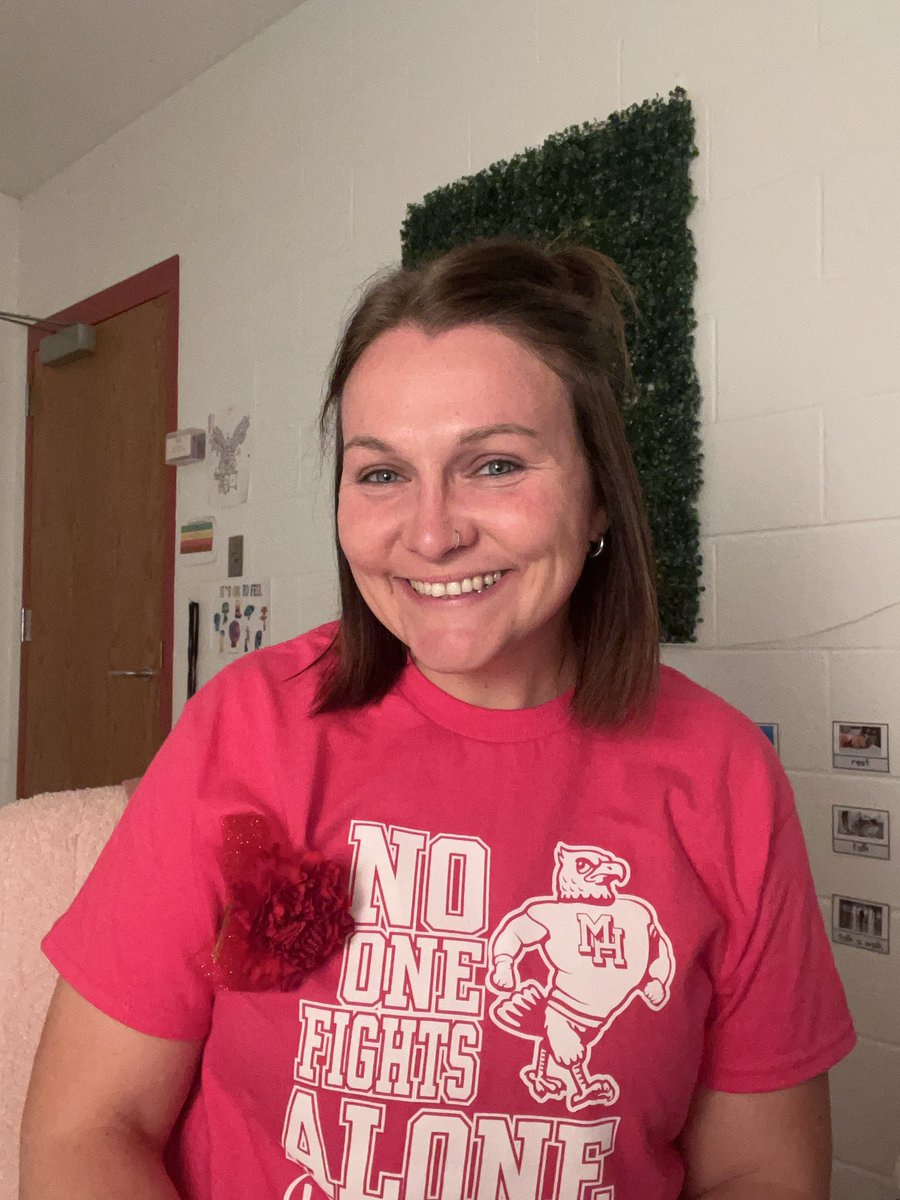 One of my favorite traditions at MCS❤️🖤

The flower pinning for alumni on HOCO Friday🦅 

Every single staff member from administration to bus drivers are pinned by a current HHS student athlete to honor coming back to be a Prexy! #honorforever 🔴⚫️