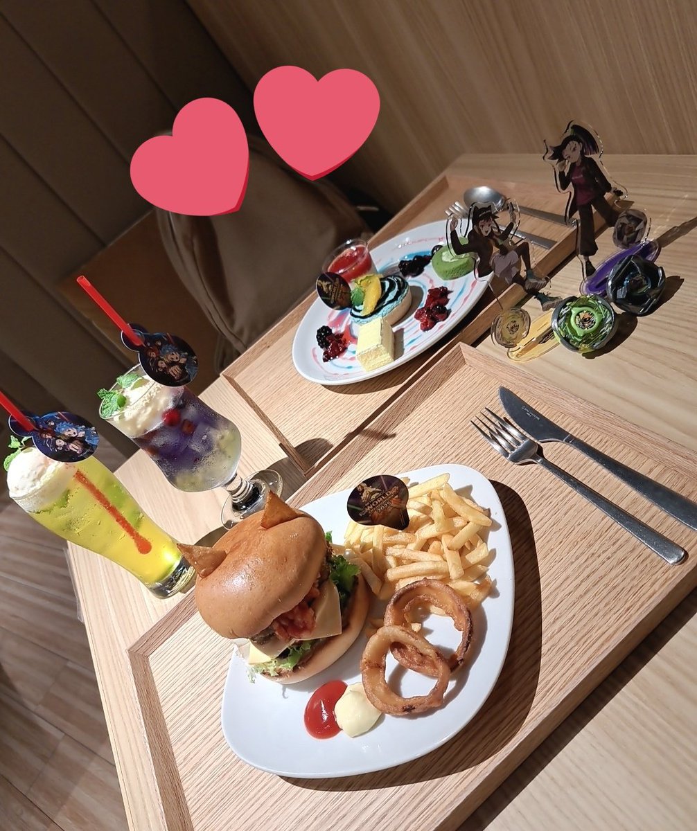 b_tegami's tweet photo. そういえば先日、東京タワーべ亻バーカラオケ！！まとめて行ってきました❣️楽しかった🎶🎶 https://t.co/DWCYBN2wFy