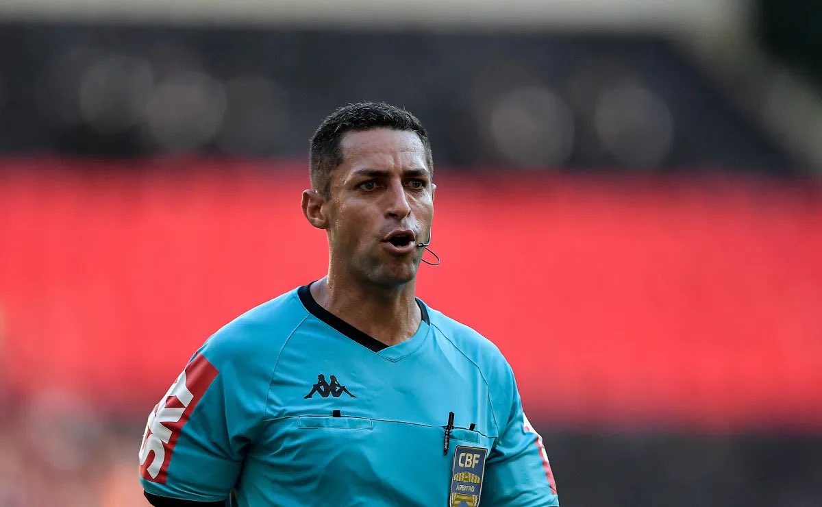 Rodrigo José Pereira de Lima (FIFA/PE) será o árbitro de Bahia x Flamengo neste fim de semana 

Retrospecto dele com cada time:
— Bahia: 9 jogos (4V, 2E, 3D)
— Flamengo: 12 jogos (6V, 5E, 1D)

Últimos jogos apitados:
— Bahia: 
Confiança 1x4 Bahia (2025 - Nordeste)
Bahia 1x1
