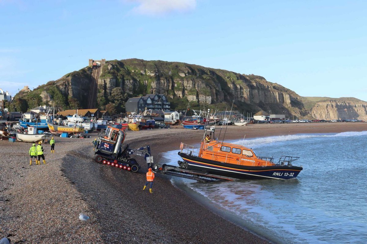 SussexIncidents's tweet image. Hastings RNLI will receive a new Atlantic 85 Mk 4 lifeboat in 2027, replacing the current Shannon. The change is part of a UK-wide RNLI strategy adapting to more rescues close to shore. #RNLI #Hastings
🔗 Full story: Sussex.News ➡
sussex.news/east-sussex/ha…