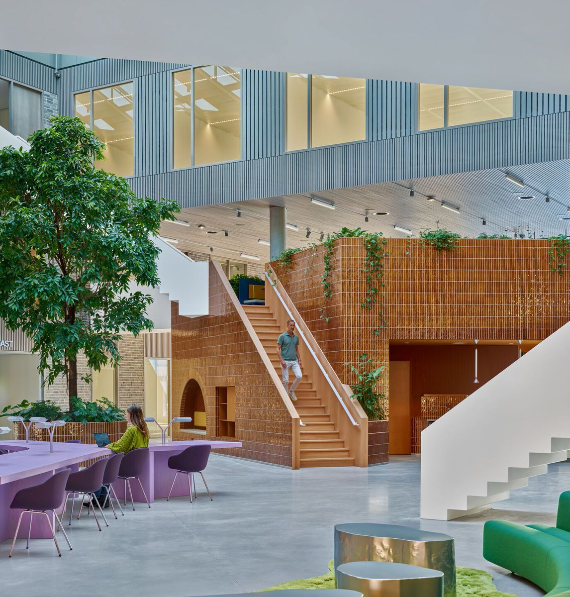 Archello's tweet image. 5TRACKS by @powerhouse_phc transforms Breda’s station district with a sustainable, mixed-use ensemble.
buff.ly/2CwJDm1 

#SustainableArchitecture #RecycledMaterials #UrbanLiving