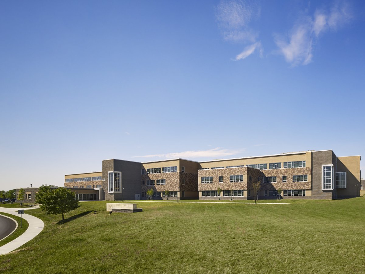 NewJerseySDA's tweet image. FACILITY FRIDAYS! Today we take a look back at the Phillipsburg High School that opened to students in 2016. The new, 330,000 square-foot facility was designed to educate 2,170 students in grades 9 through 12. #NJSDA #NJSchools #PhillipsburgNJ