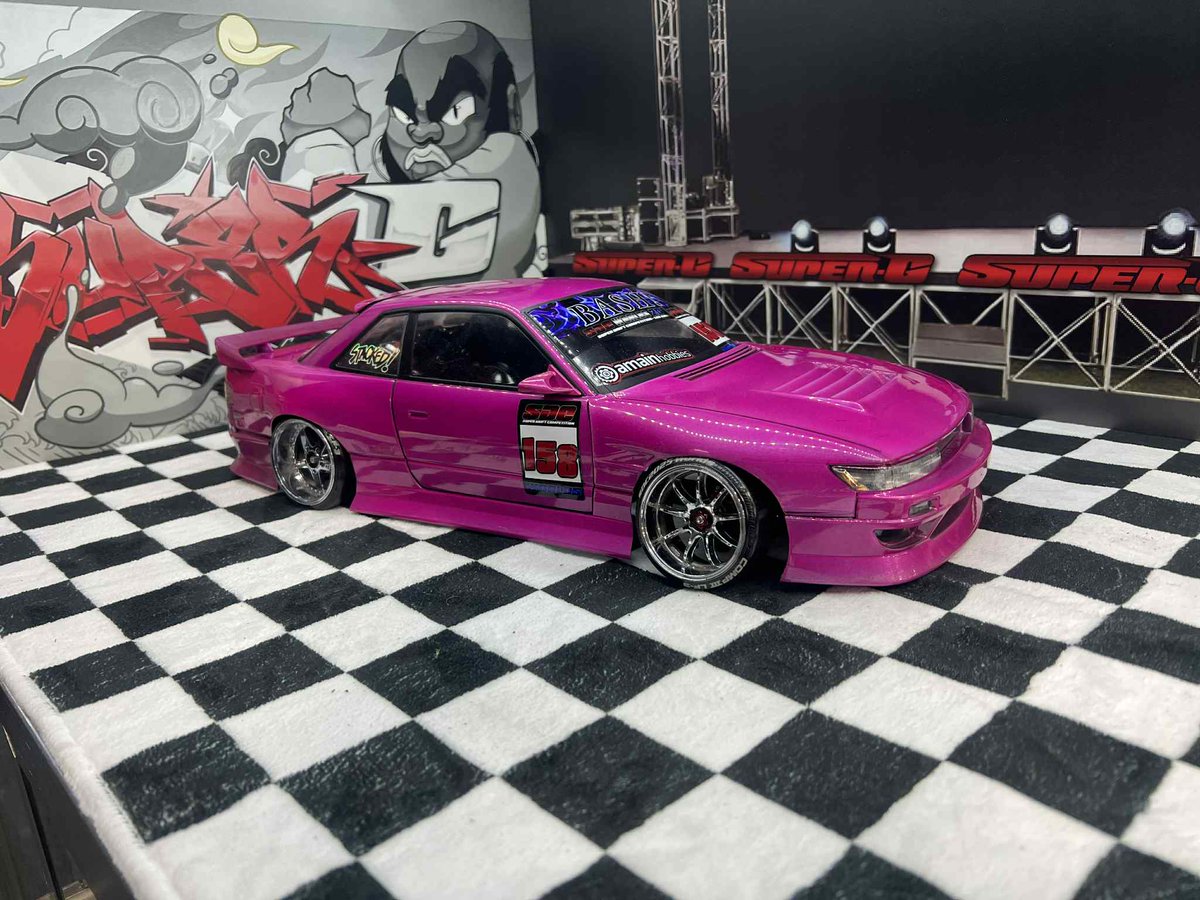 🔥 Local driver Aaron H. is throwing down at @superG this weekend for the SDC 2025 Worlds 🏁 He’s lining up against 170 of the best drivers in the world 🙌 Best of luck, Aaron!

#amainhobbies #sdc #superg #worldfianls #rcdrift
