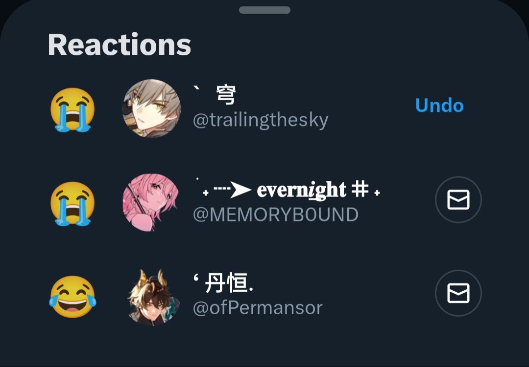 ㅤ Oh, foto kebersamaan ini lucu juga. Mari tempelkan di dinding.