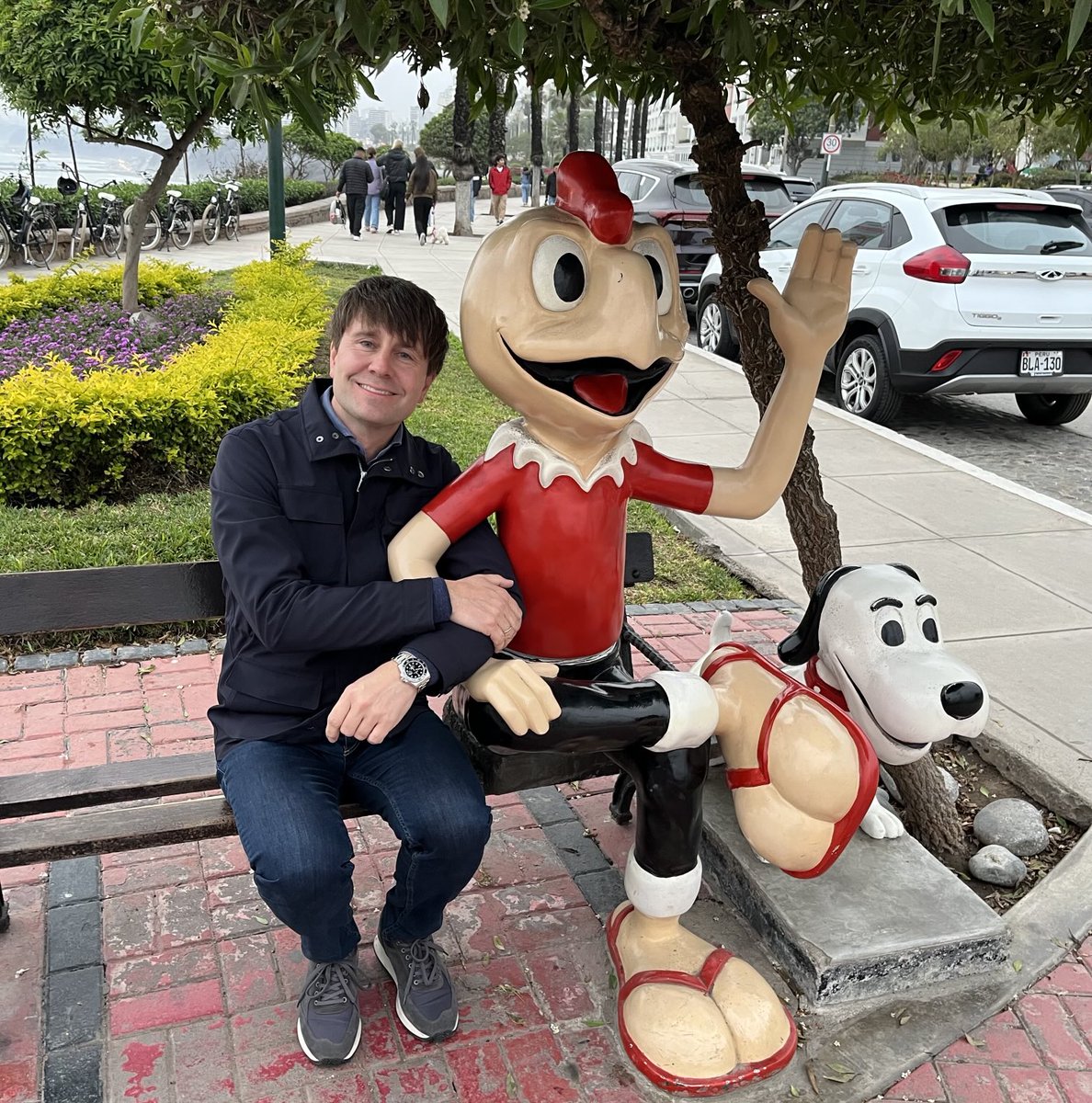 ¡Plop! 😅 Condorito, orgullo chileno y amigo del Perú, nos recuerda que el humor no tiene fronteras. Desde las calles de Lima hasta Santiago, ¡que tengan un excelente fin de semana, lleno de risas y buena onda! 🇨🇱🇵🇪🇳🇴✨