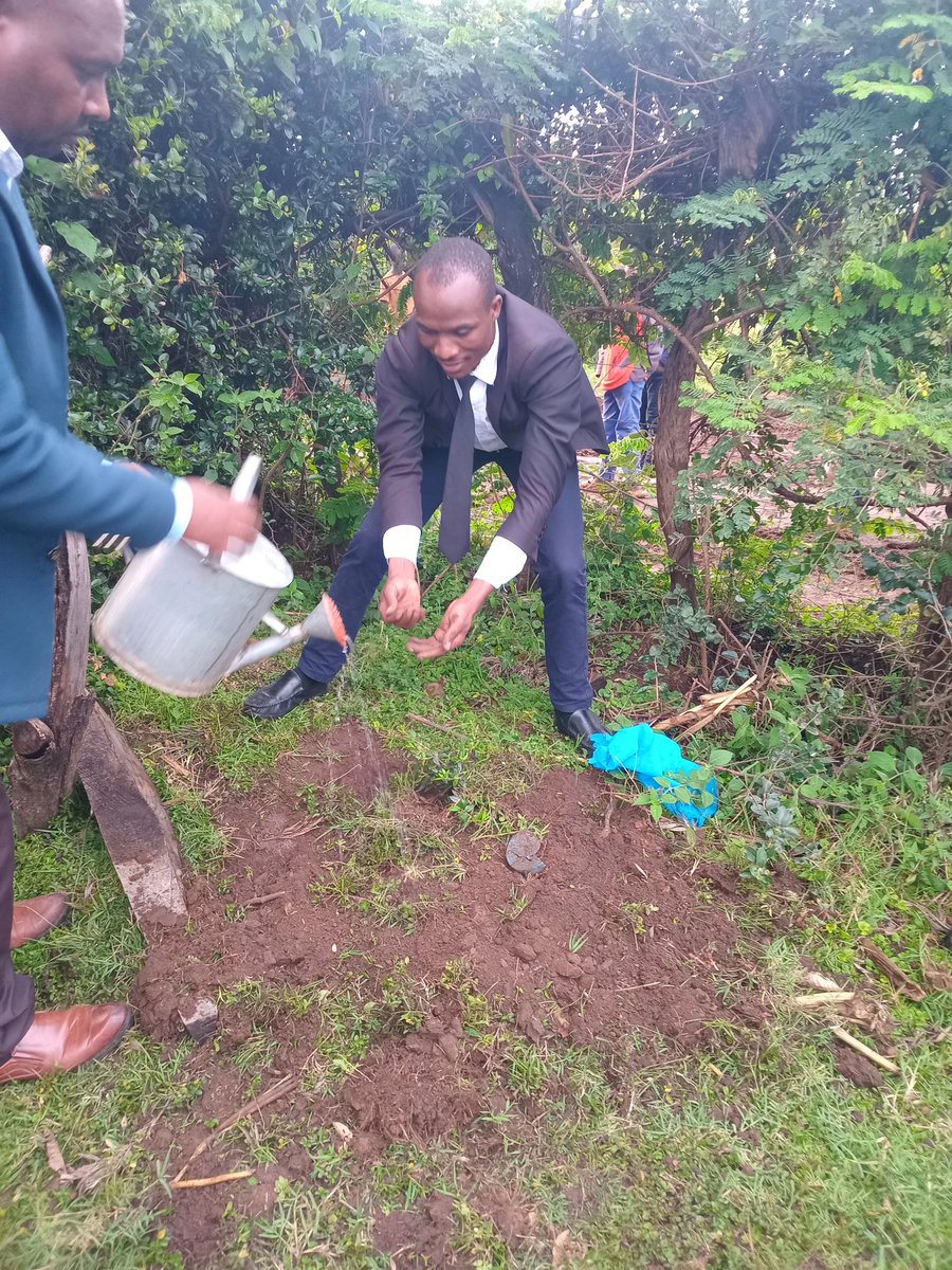 Dr Nichapason tweet media