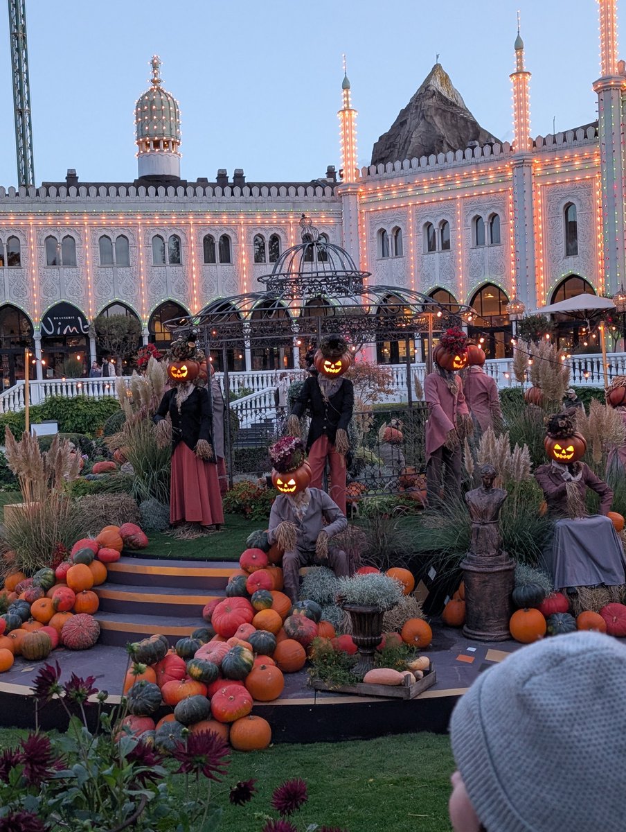 Mrs Whathefucksit tweet media