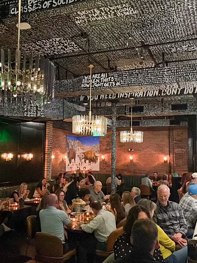 “Dining is and always was a great artistic opportunity.” – Frank Lloyd Wright ✍️
#CUthere