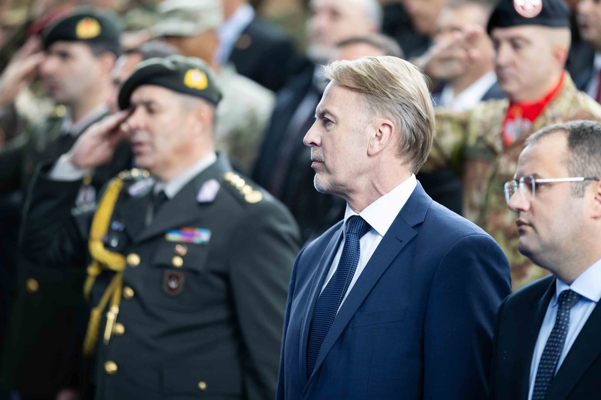 I had the great pleasure to participate, at the invitation of NATO’s Commander of Allied Joint Force Command Naples, Admiral Munsch, in the change of command ceremony: MajGen Barduani-MajGen Ulutaş.
I extend my highest appreciation for <a href="/NATO_KFOR/">NATO Kosovo Force - KFOR</a>’s continued support to Kosovo 🇽🇰