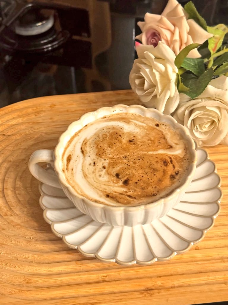 -

.
.
.

" الناس يقولون أن المشي على الماء معجزة، لكن بالنسبة لي المشي على الأرض بسلام هو المعجزة الحقيقية ."☕

.
.
.