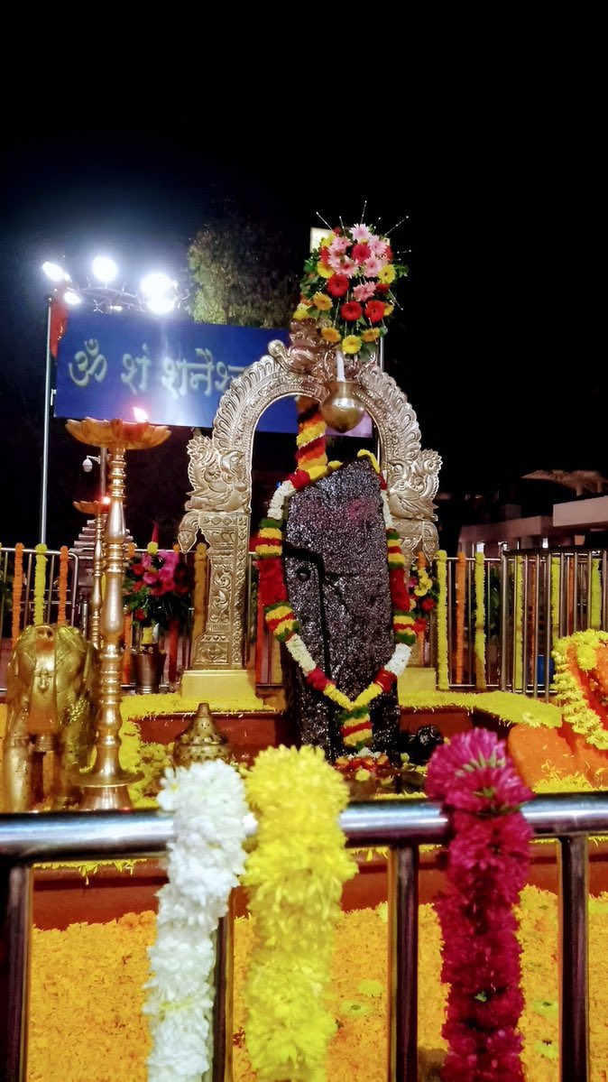 #ॐ_शं_शनैश्चराय_नमः🙏 🚩
🔺🔺🔺🔺🔺🔺🔺🔺🔺🔺

चरणों में शनिदेव के, झुक कर करूँ प्रणाम।
सुख का सूरज हो उदय, ढले दुखों की शाम,,

ॐ नीलांजन समाभासं रवि पुत्रं यमाग्रजम्।
 छायामार्तंड संभूतं तं नमामि शनैश्चरम्॥

#ॐ_हं_हनुमंते_नमः 🙏🕉
#शुभ_शनिवार_वंदनम🌄🚩