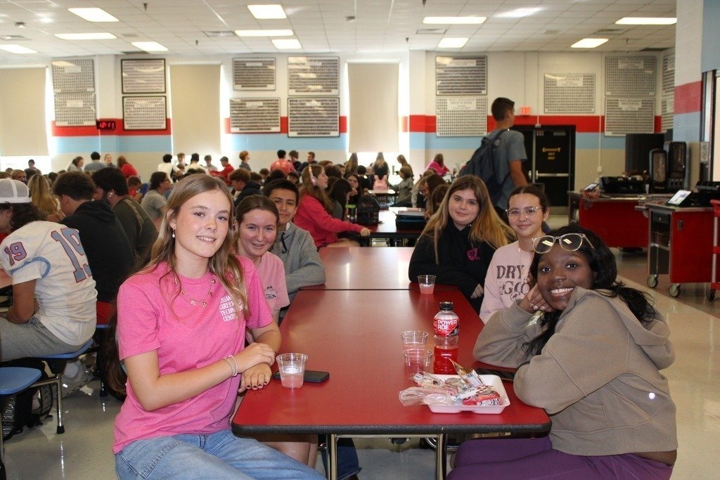 JessCoSchools's tweet image. A friendly smile and an open seat can change someone&apos;s day. Huge props to our WJHS Sources of Strength students for leading the &quot;You Can Sit With Us&quot; event to foster kindness and  connection in the lunchroom. Proud of these leaders! 💙#Kindness #SourcesOfStrength