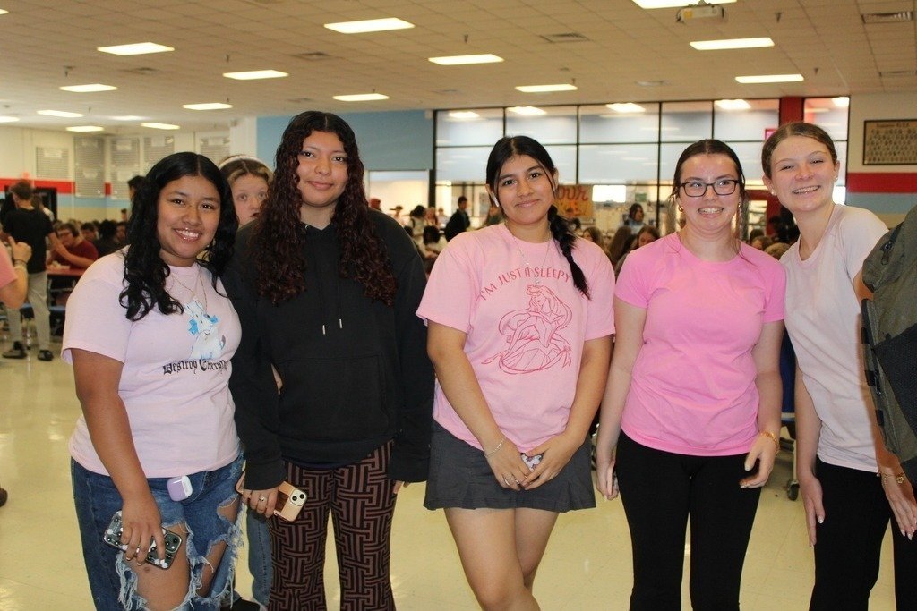 JessCoSchools's tweet image. A friendly smile and an open seat can change someone&apos;s day. Huge props to our WJHS Sources of Strength students for leading the &quot;You Can Sit With Us&quot; event to foster kindness and  connection in the lunchroom. Proud of these leaders! 💙#Kindness #SourcesOfStrength