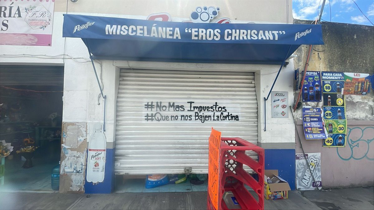LuisLop0709's tweet photo. No más impuestos, ya es difícil para algunos y ahora quieren meter más? Una vergüenza hay que alzar la voz todos juntos, el mismo pueblo apoyando!!

#ElCortinazo https://t.co/M3TMwLOTKf
