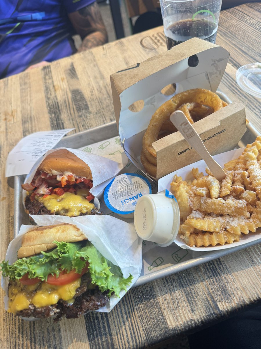 LuknCSGO's tweet image. SHAKE SHACK TE AMO