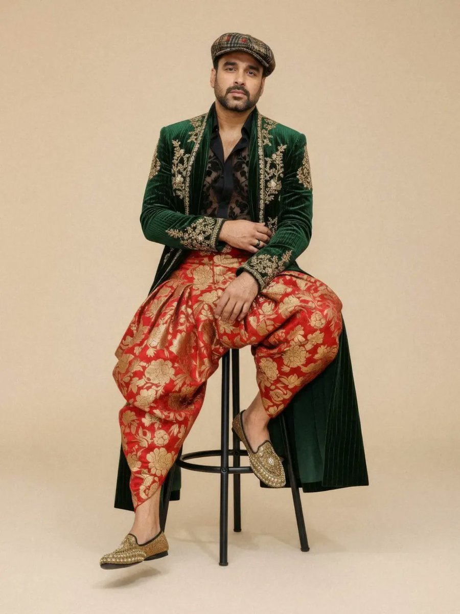 radiocityindia's tweet image. Pankaj Tripathi just dropped a new look and we can&apos;t get enough of it! 
What are your thoughts? 

#pankajtripathi