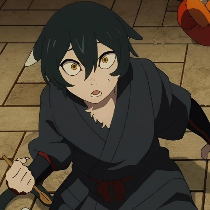 CUNNINGCLAWINGS's tweet image. &quot;Why are you so large..how do you even do anything at that size...&quot;

Staring up, her necks gonna hurt tomorrow if she continues..