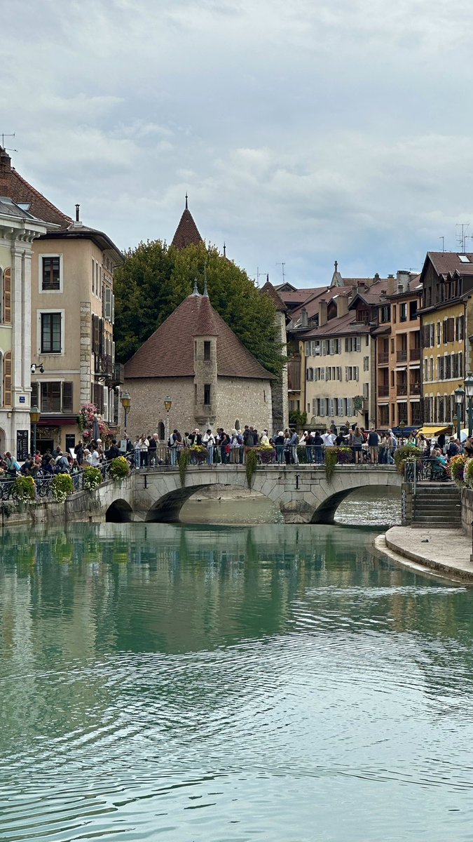 annecy, rhône-alpes, france. colmar’ın adı çıkmış ama burası colmar’dan daha güzeldi bence. cumartesi kalabalığına rağmen.