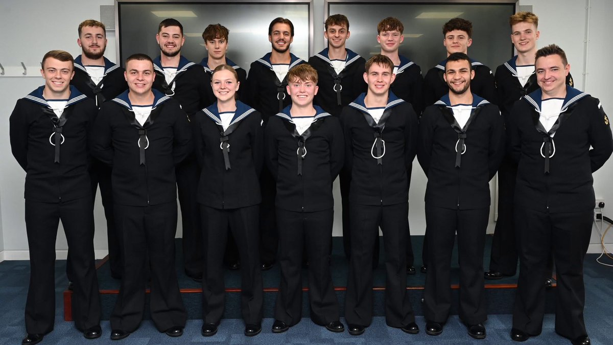 Well done to ET WS 2416 on completing Phase 2 professional training. This proud milestone was achieved through dedication and professionalism.

As you join the Fleet for your first deployments, we wish you every success in your Royal Navy careers.

#RoyalNavy #FutureOfTheFleet