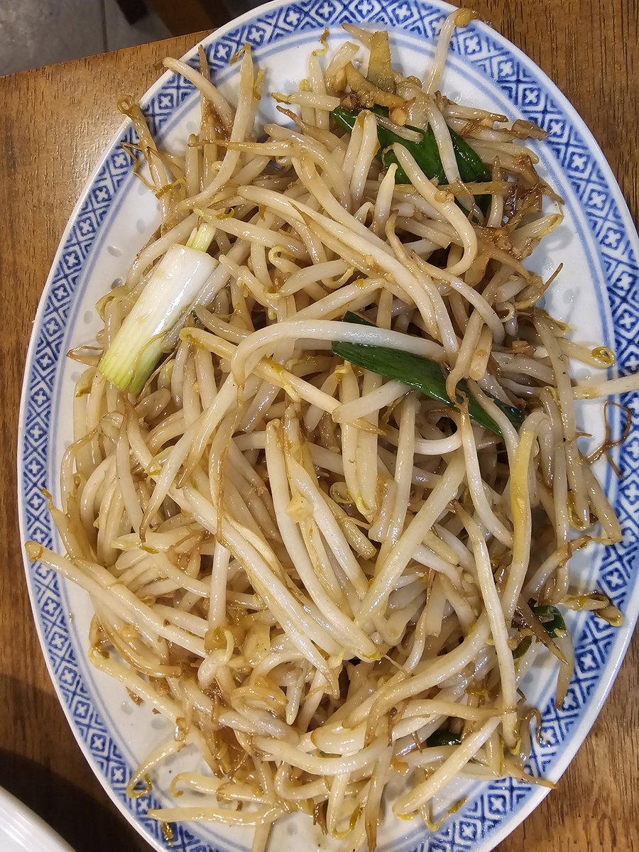 GonzoLecture's tweet image. These beansprouts!
Garlic, ginger, rather
good.