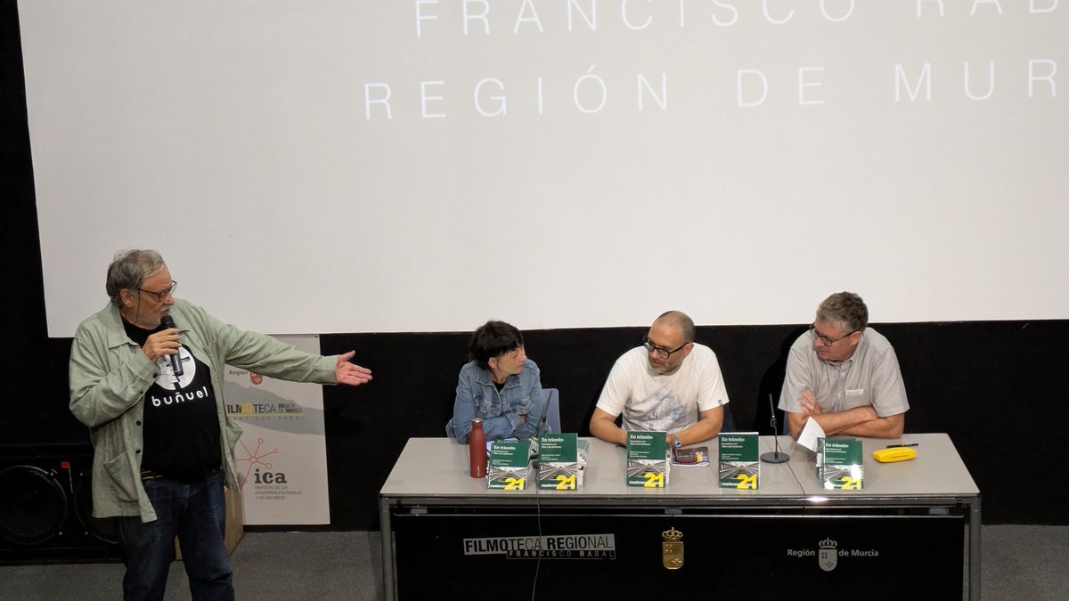 El director del Instituto presenta el nuevo Cuaderno TECMERIN: "En tránsito. Encuentros con Elías León Siminani", con la presencia del director y los autores Miguel Fernández Labayen y Elena Oroz.