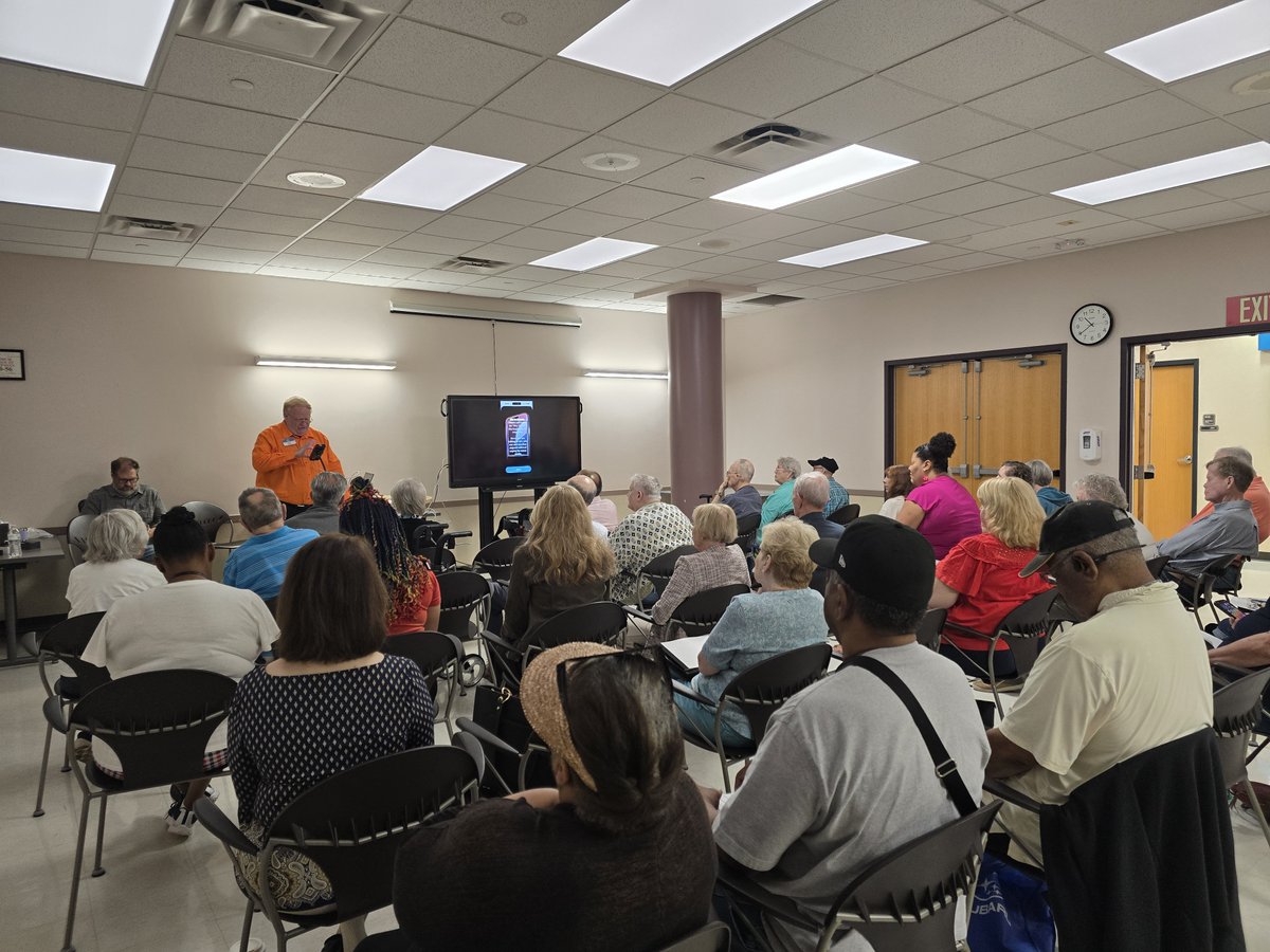 CABVICincy's tweet image. 📱 We kicked off our iOS Simplified &amp;amp; Explained series by learning what’s new with iOS! 

#Accessibility #VisionSupport #CABVI

Image Album Description: CABVI team members presenting information about using iPhones and iPads to class attendees