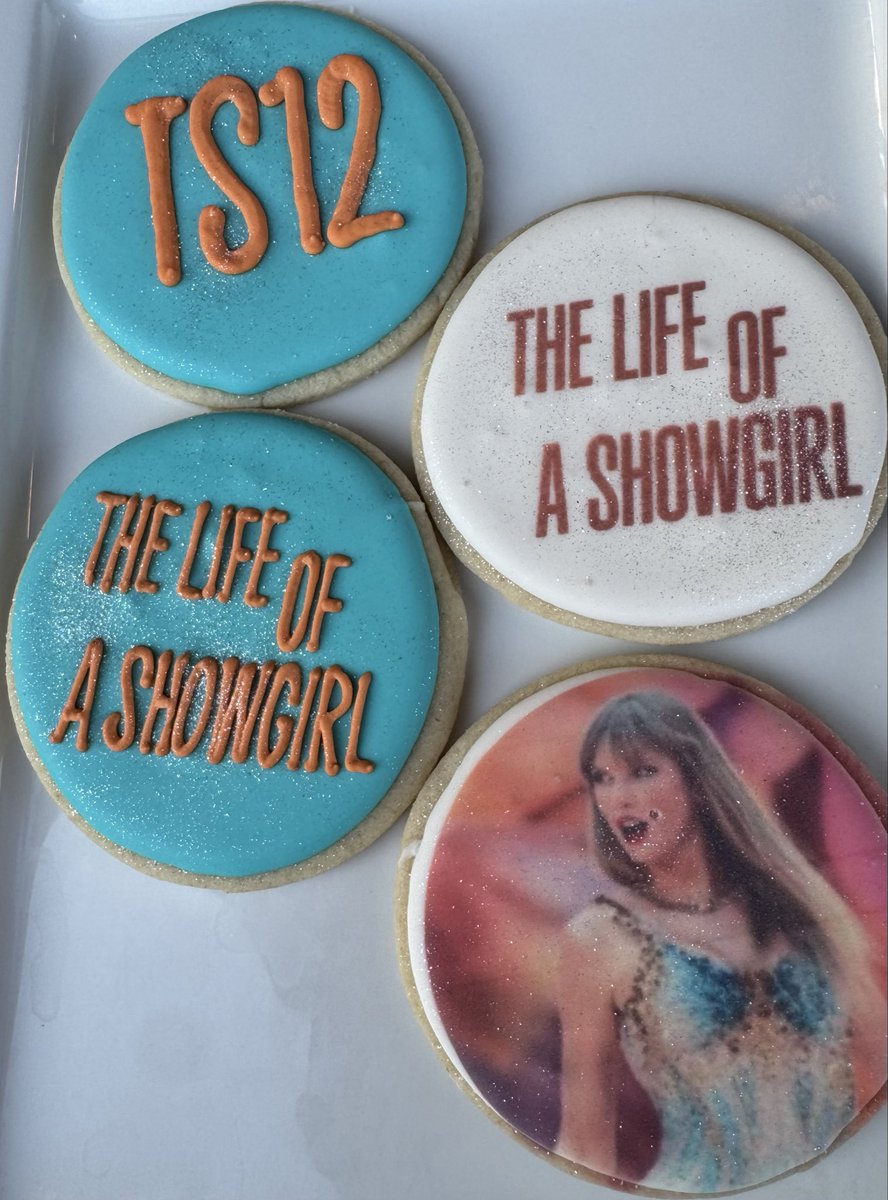 chocolate cafe tweet media