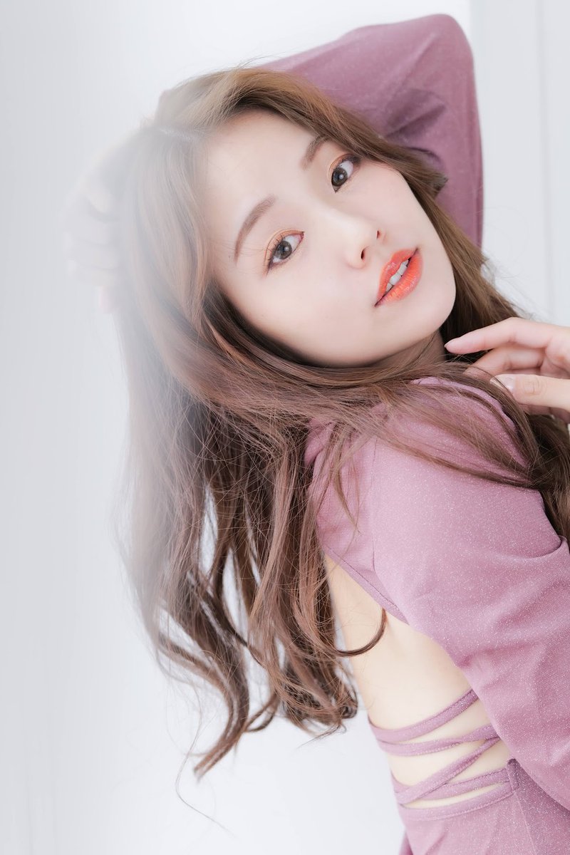 momoaten's tweet image. 【開会直前スペシャルインタビュー】
ももあさんへ10の質問！！

5.この撮影は大変だったなぁを教えて

ももあ:
滝
川の水が温かく感じるくらい
滝付近の水は氷のように冷たく、重たかったです。
終わった後の温かい飲み物と、銭湯がとても有難かったです。

#Liveinart
#御木ももあ写真展
@emumu_mu