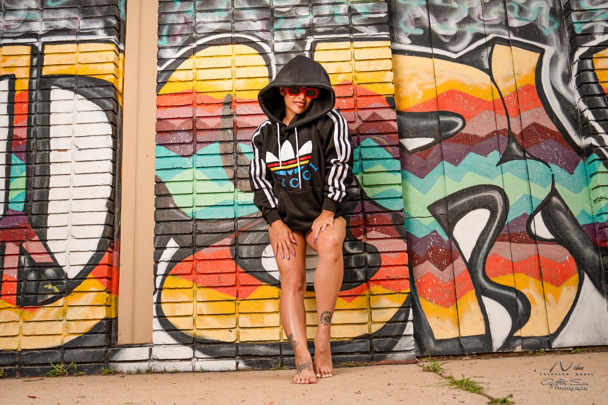 aftersixphoto's tweet photo. On-location Photoshoot with model: @ntynikip303 !!! Ntynikip303 is an awesome performer! #aftersix #aftersixphotography #coloradomodels #performer #ﬁtness #fitchick https://t.co/Ny5BKc09NI
