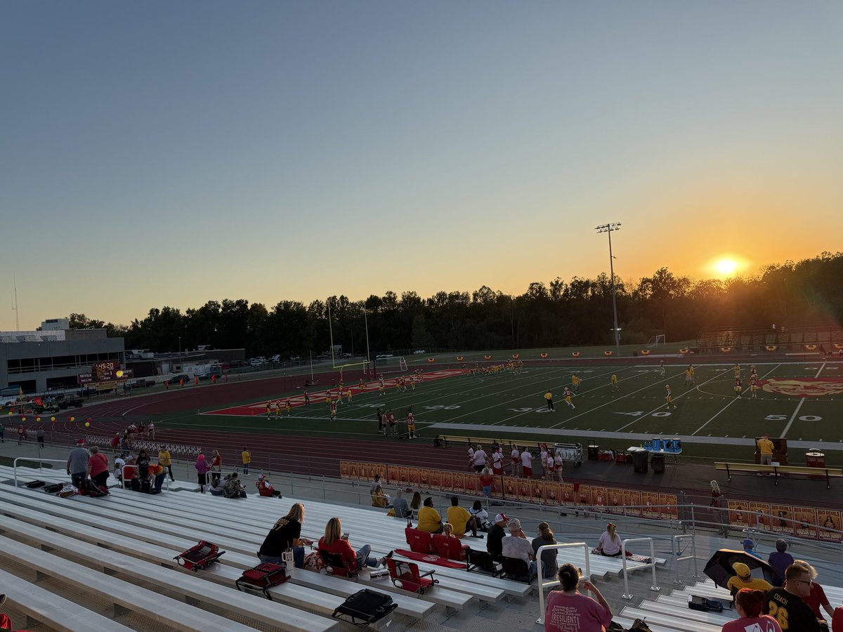 Nonconference game with St.Louis’s Lift for Life! Murphy looking for third win in a row!

🟥Murphysboro (3-2)
🟥Lift for Life (3-2)
📍Murphysboro, IL
🕖7pm kickoff
📻<a href="/WDBXFM/">WDBX-FM</a> 
📡WDBX.org
🎙️Matt Varney &amp; Steve Webb

<a href="/LenNovara/">MHS Red Devils</a> <a href="/RRSportsCentral/">River Radio Sports Central</a> <a href="/1035ESPN/">1035ESPN</a> <a href="/DBeard2310/">Derek Beard</a>