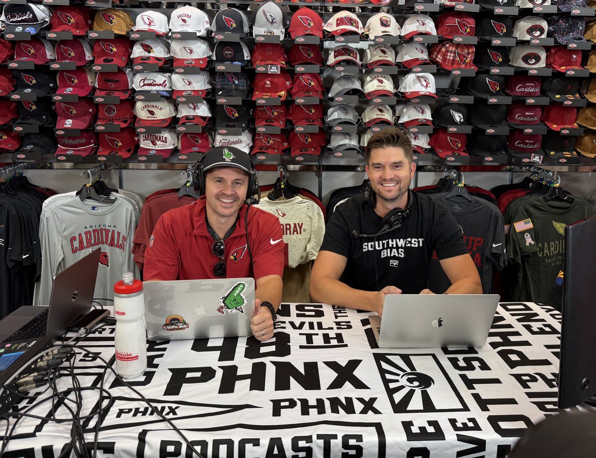 PHNX_Sports's tweet image. LIIIIIIIIVE FROM @Rally_House 👀