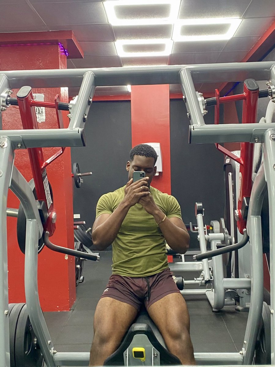 𝐌𝐎𝐍𝐄𝐘𝐌𝐀𝐍💳 (@ttkstallion) on Twitter photo 