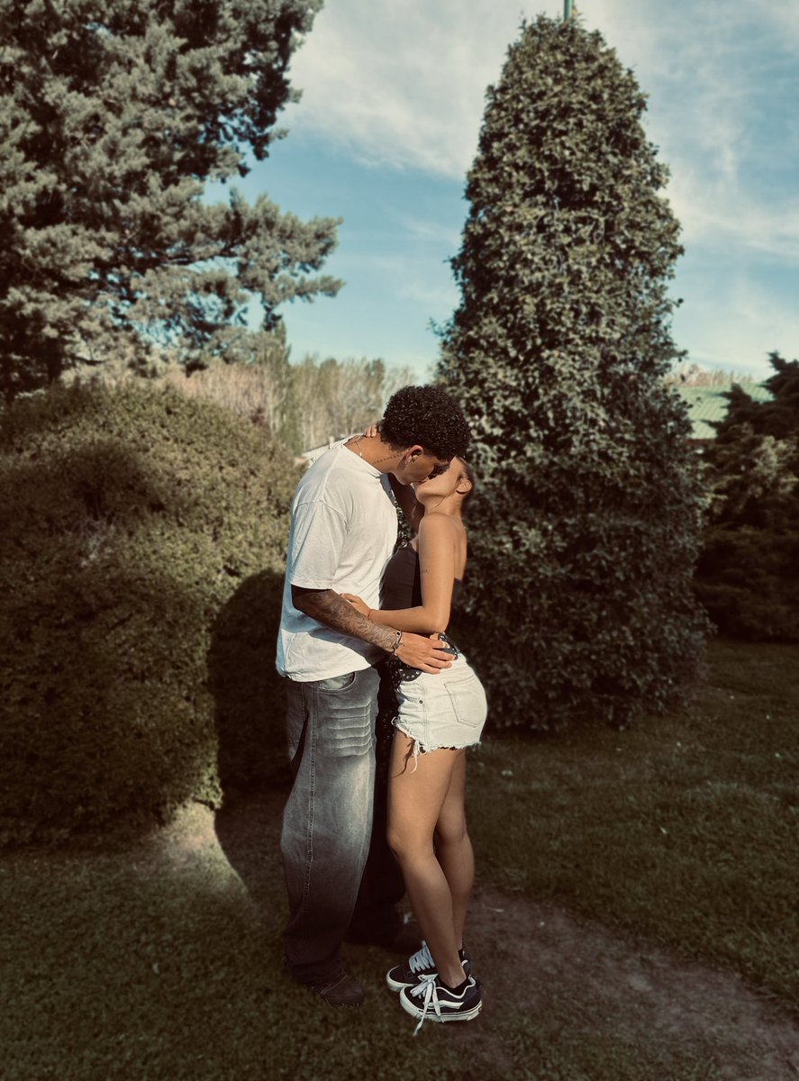 LCattita's tweet photo. estoy completamente enamorada y orgullosa de voos, de lo que sos, en lo que te estás convirtiendo y logrando solo, pero sobre todo de lo que somos, logramos y construimos juntos, te amoo amoor mio, sos todo lo que esperé en esta vida💘 https://t.co/l8F1yEA1nU