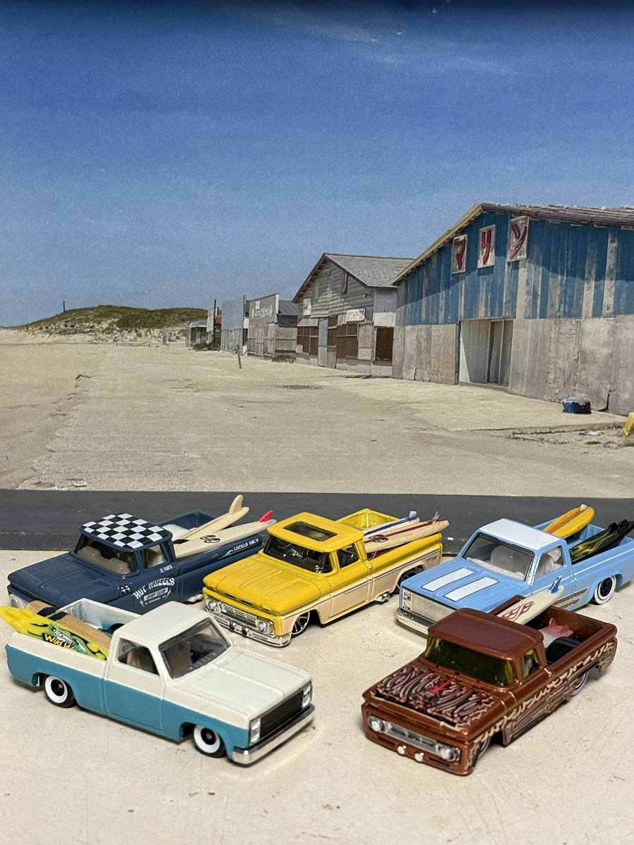 porschegmbh's tweet image. #ホットウィール  #CHEVY  #SURFSUP #SURFROD 定番のピッカップもあります👍いよいよサーフィンは終わりかな🏄‍♂️🌊