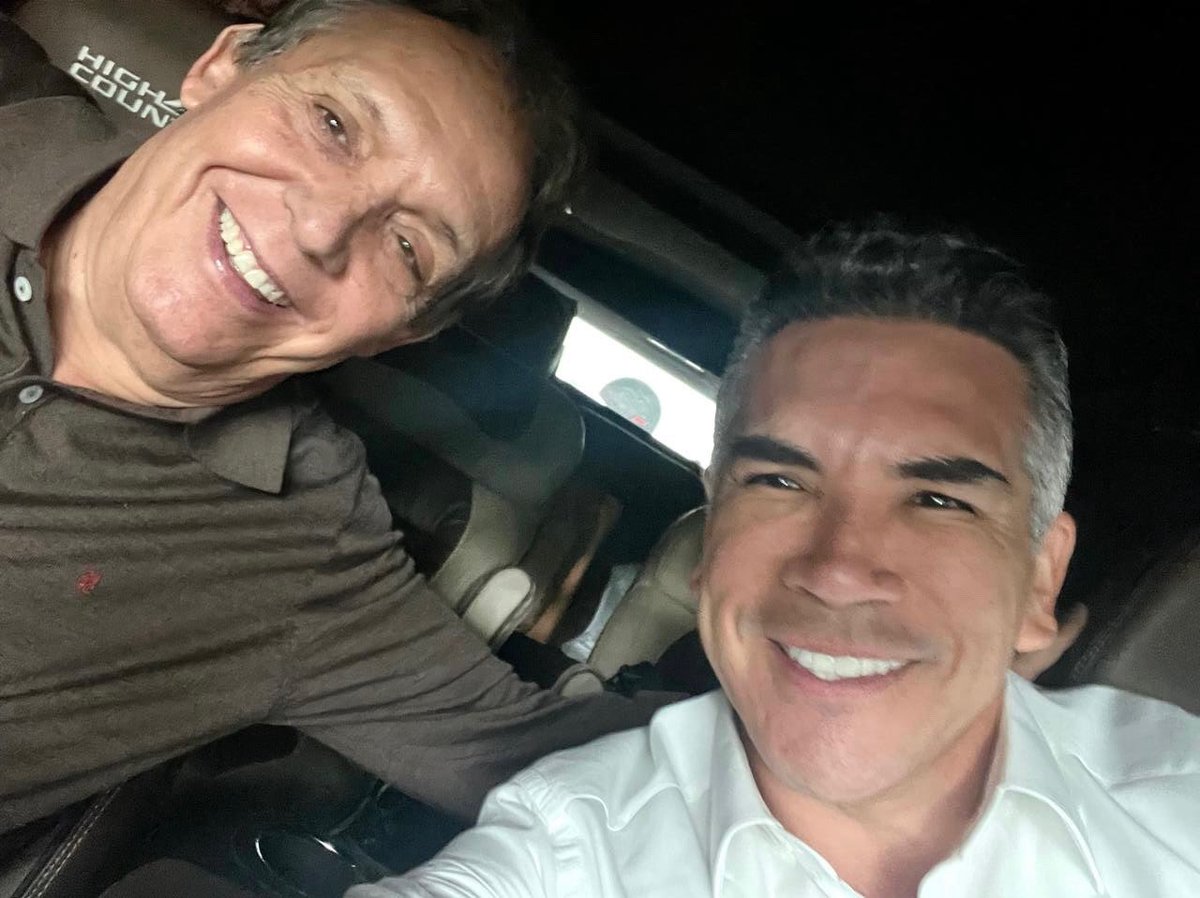 Jorge_Meade's tweet photo. Acompañando al presidente del @pri_nacional @alitomorenoc en sus largas jornadas de trabajo 🤝 https://t.co/dBfG0ZI0GK