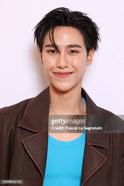 otpcnews's tweet image. เนี้ยบทุกองศา! "จูเนียร์ ปณชัย" กับลุคฟรอนต์โรว์ Loewe SS26 ณ กรุงปารีส

JUNIOR LOEWE SS26 IN PARIS

#Junniorrs 
#LOEWExJunior 
#PFW2025 #PFW 
#LOEWESS26 #LOEWE 

"จูเนียร์ ปณชัย" @jnnrrs เผยลุคสุดเนี้ยบพร้อมความสง่างามอย่างมีสไตล์ ในฐานะแขกคนสำคัญจากแบรนด์ไฮเอนด์ LOEWE